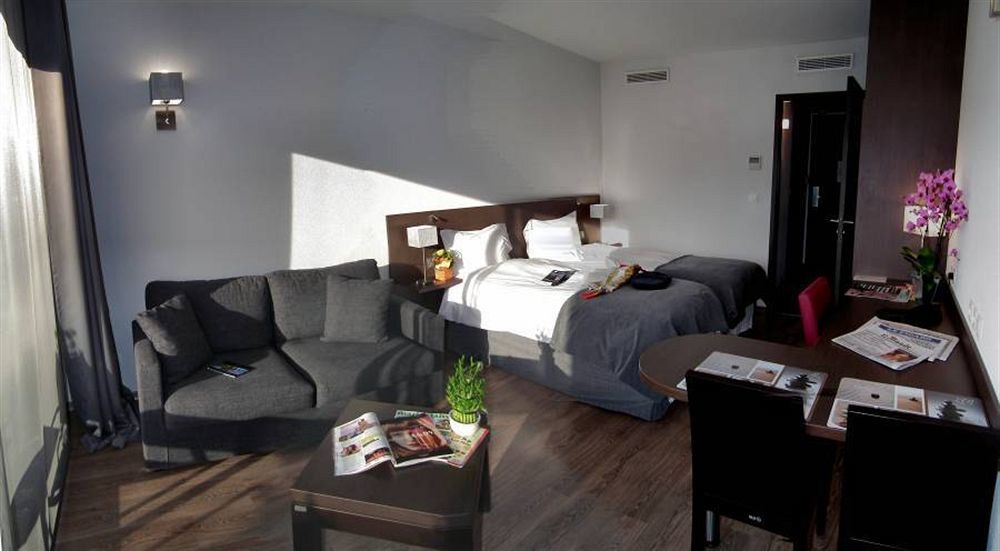 Hotel Eden Park Pau Est, Avec Piscine 외부 사진