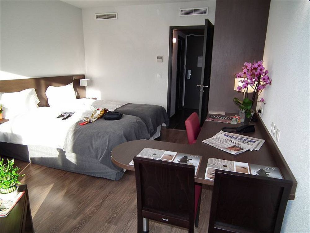 Hotel Eden Park Pau Est, Avec Piscine 외부 사진
