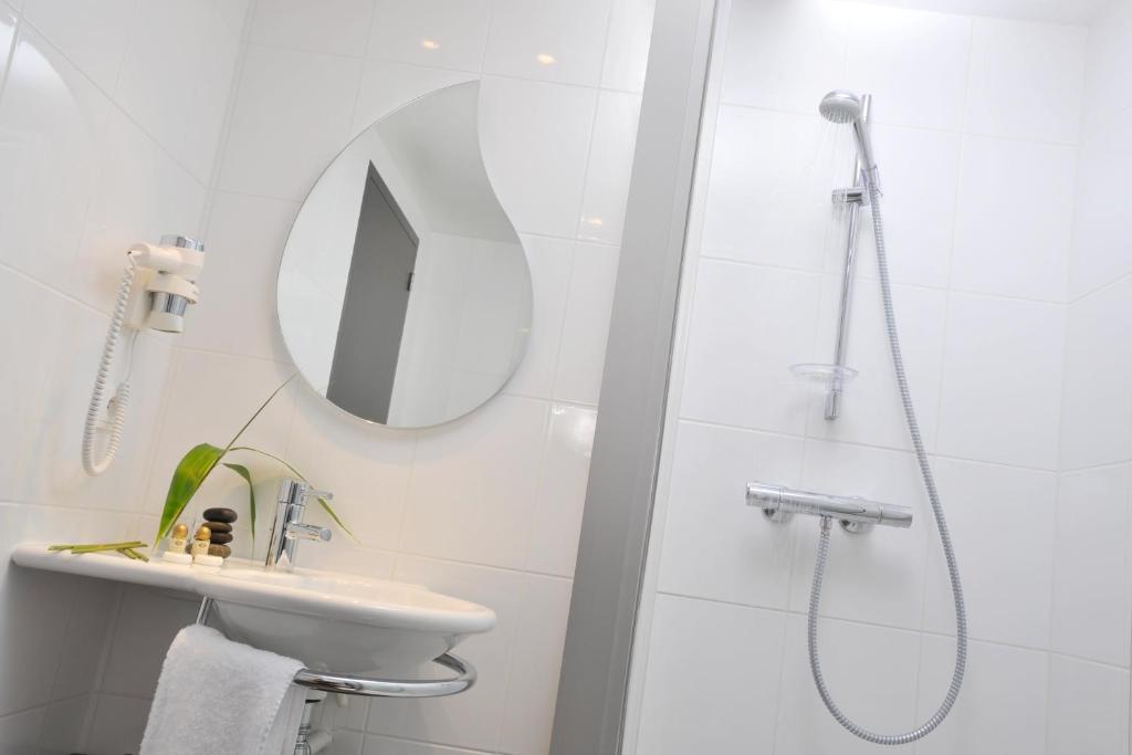 Hotel Eden Park Pau Est, Avec Piscine 객실 사진